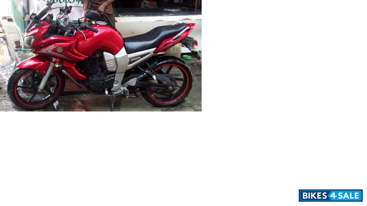 Red Yamaha Fazer