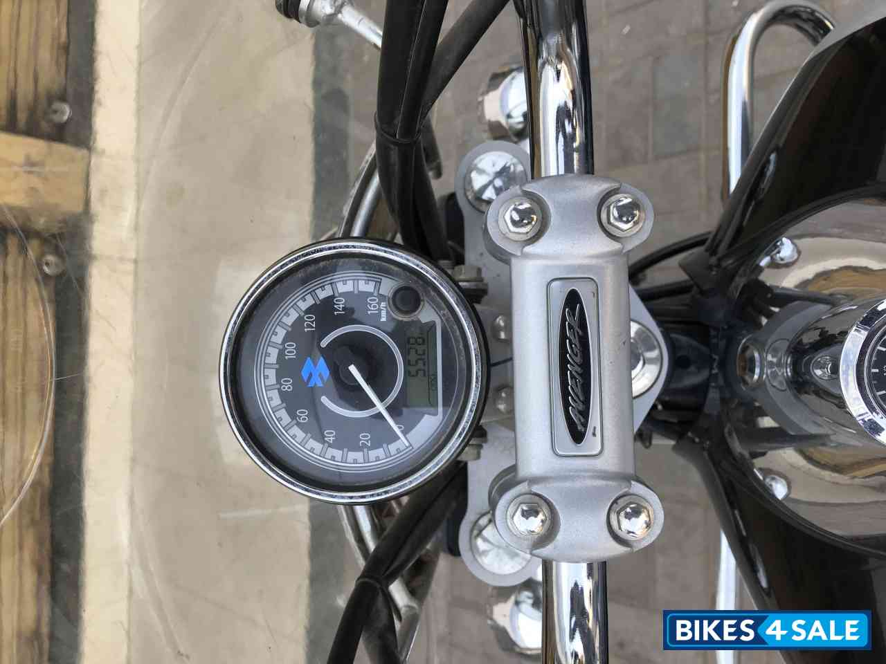 Bajaj Avenger Cruise 220