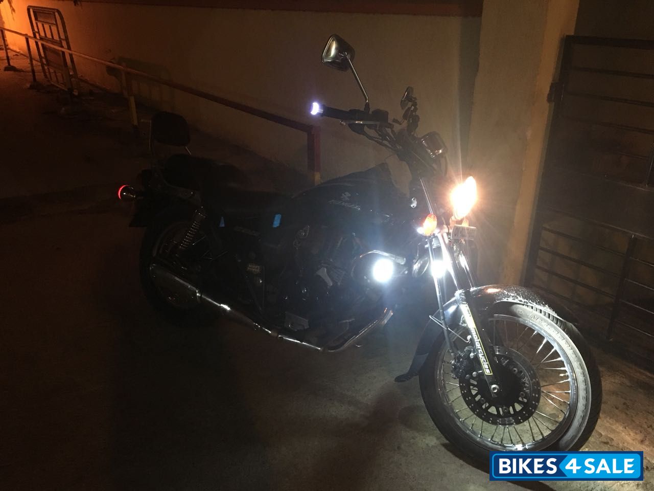 Bajaj Avenger 220 DTS-i Bajaj Avenger 220 DTS-i