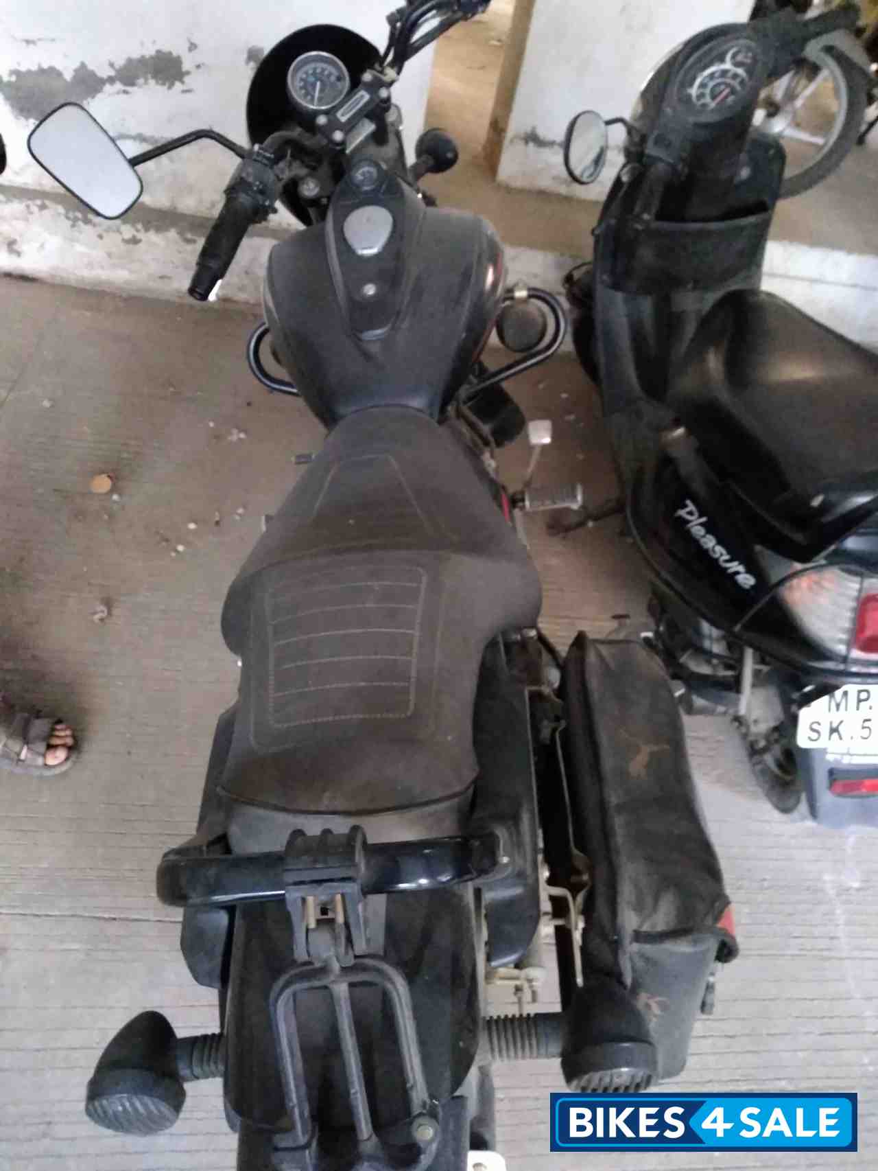 Bajaj Avenger Street 220