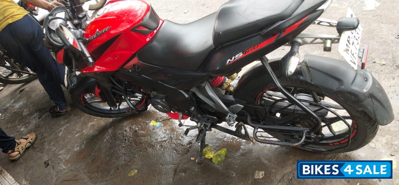 Red Bajaj Pulsar NS 160