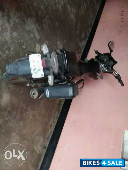 Black Bajaj Discover 100 DTS-Si