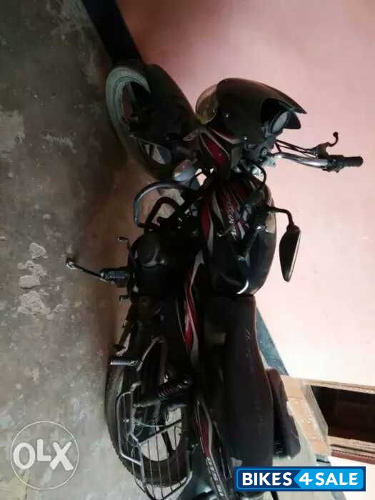 Black Bajaj Discover 100 DTS-Si