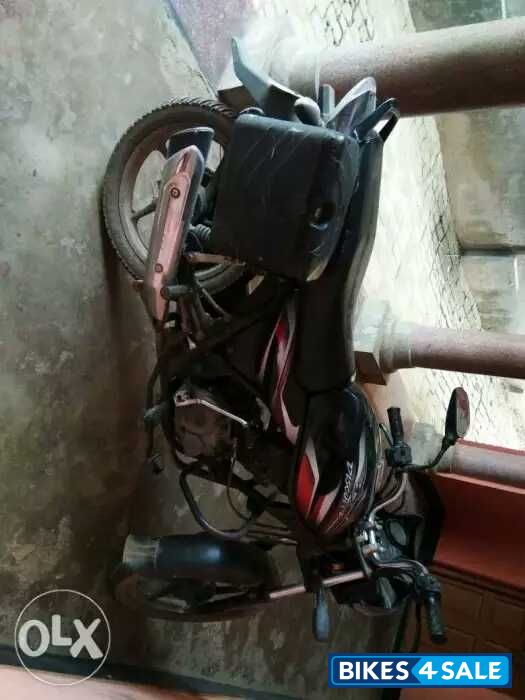 Black Bajaj Discover 100 DTS-Si