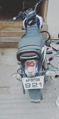 Bajaj V15