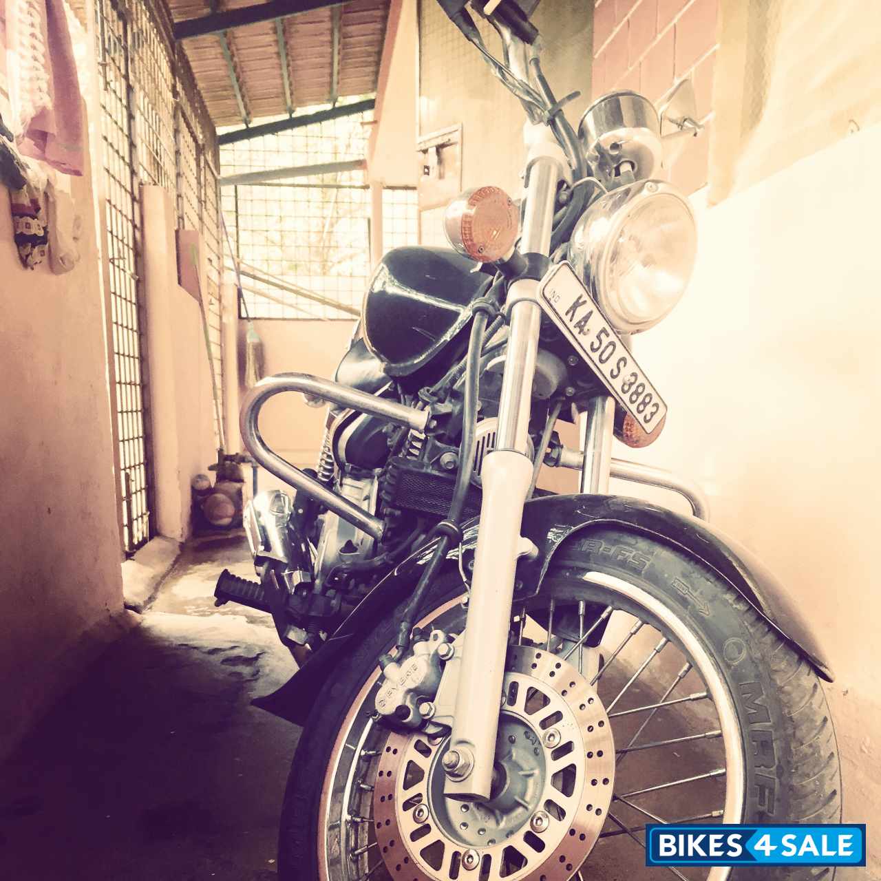 Bajaj Avenger 220 DTS-i