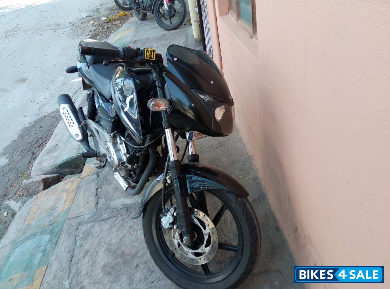 Black Bajaj Pulsar 180 DTSi