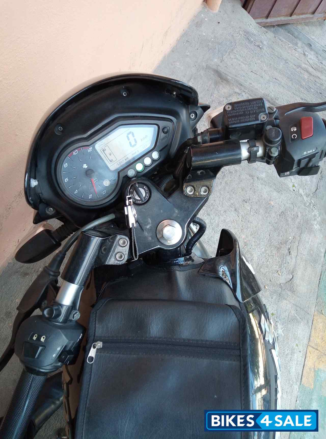 Black Bajaj Pulsar 180 DTSi