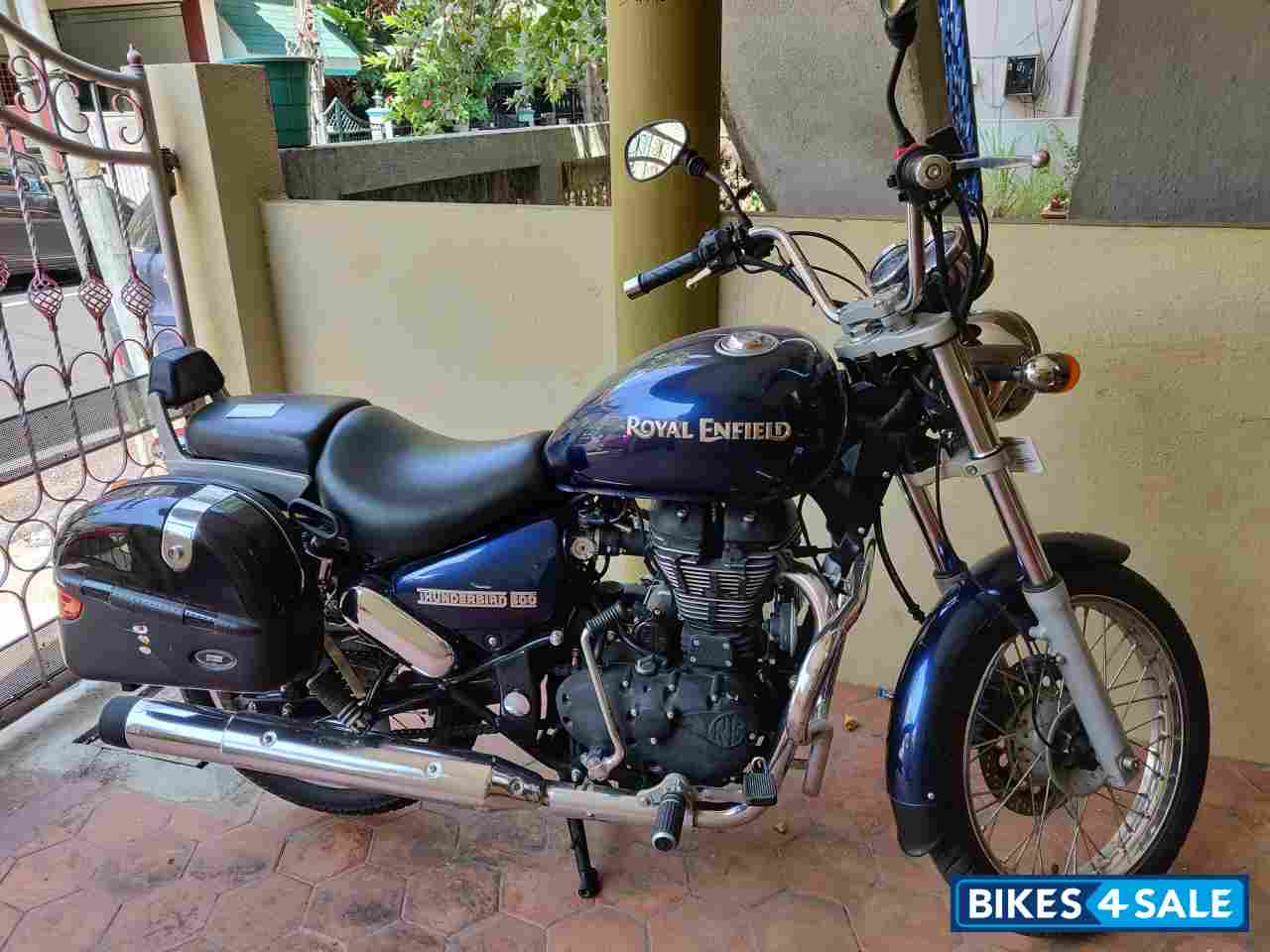 Blue Royal Enfield Thunderbird 500