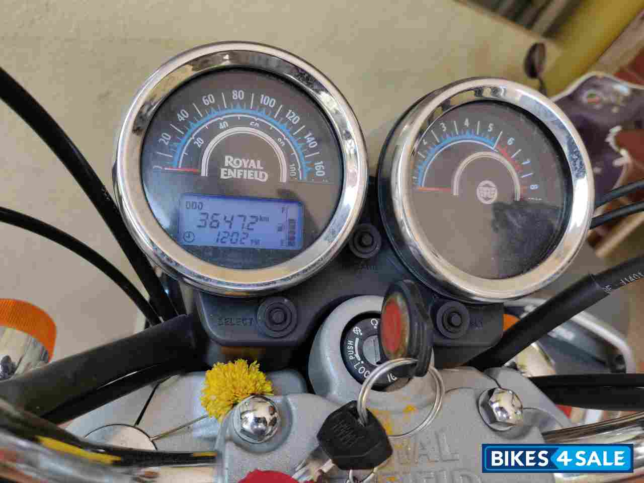 Blue Royal Enfield Thunderbird 500