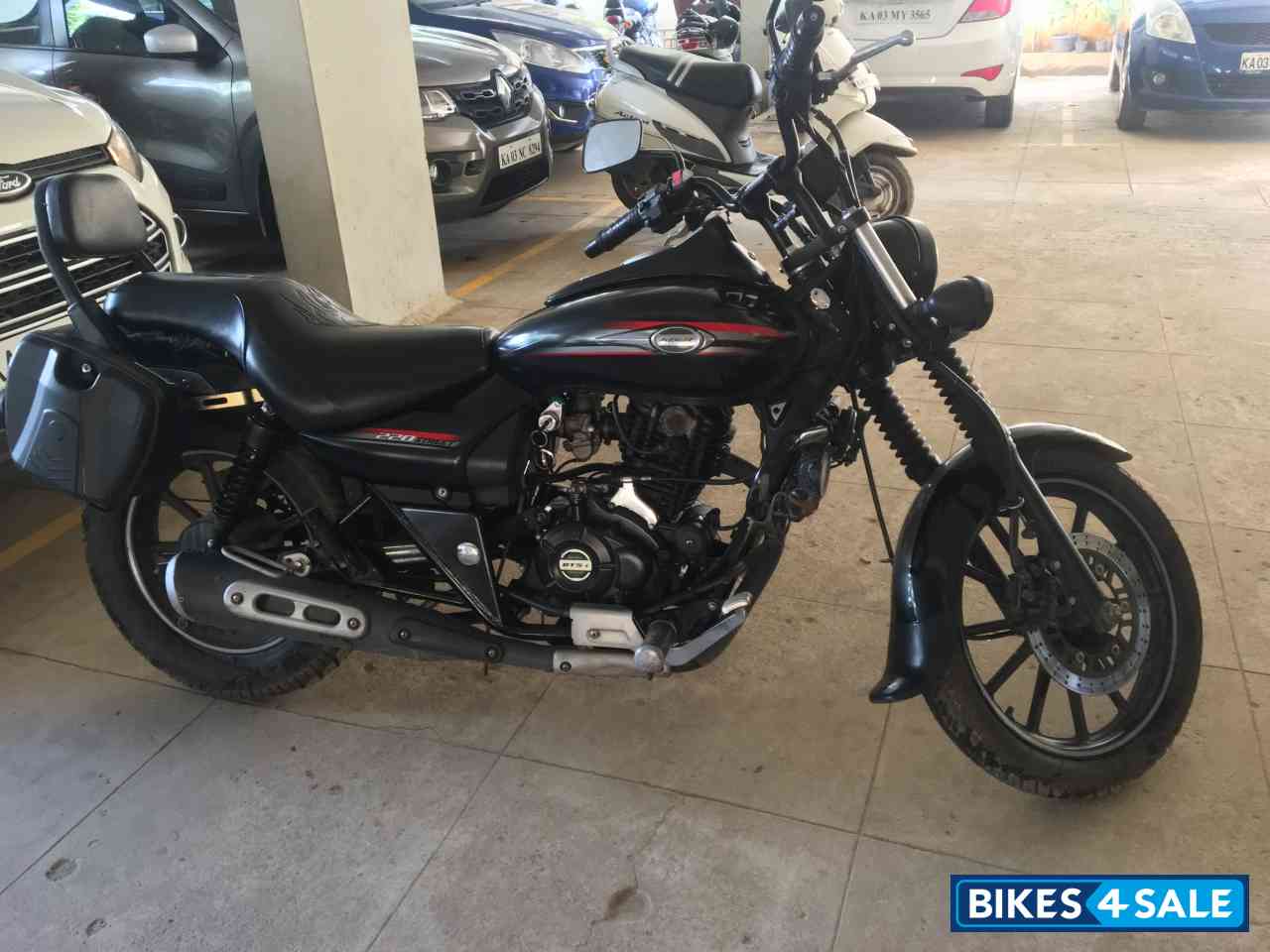 Black Bajaj Avenger Street 220