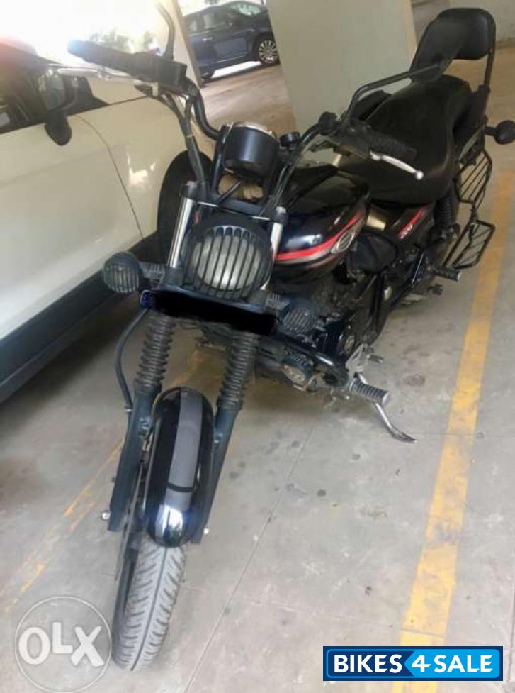 Black Bajaj Avenger Street 220 Black Bajaj Avenger Street 220