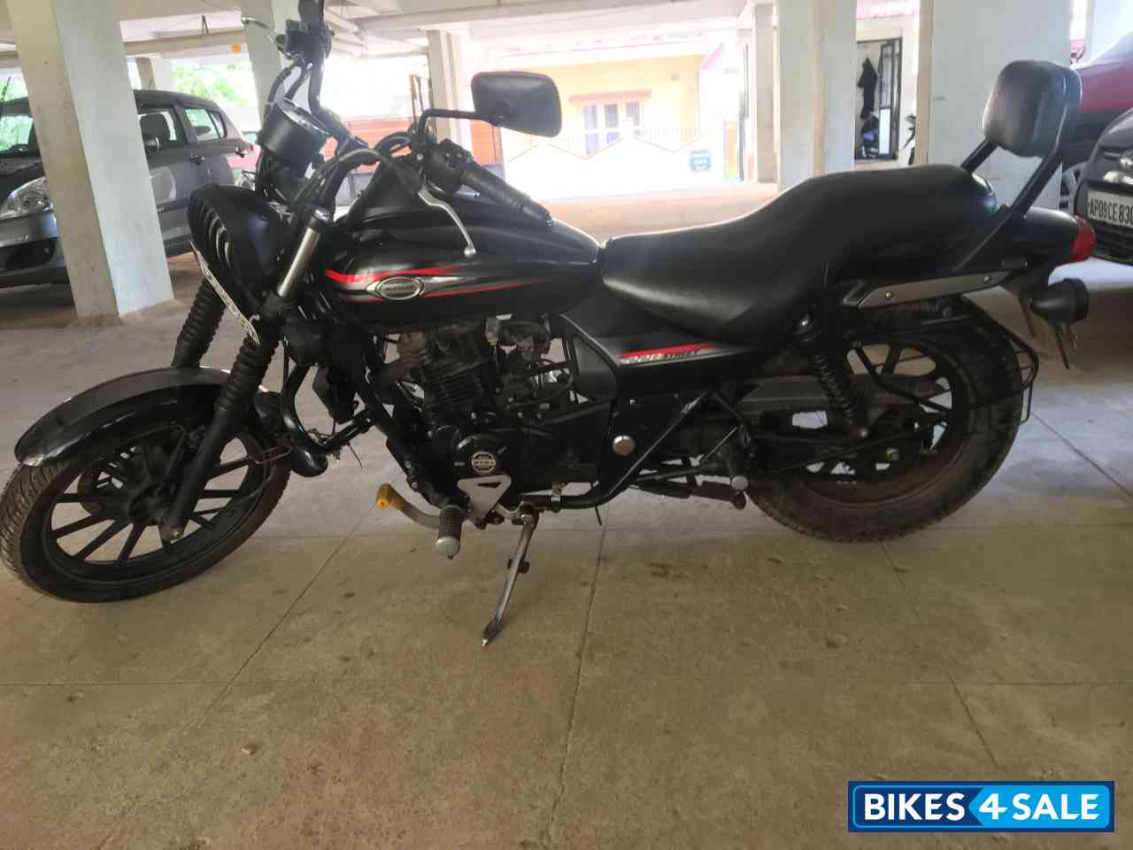 Black Bajaj Avenger Street 220 Black Bajaj Avenger Street 220