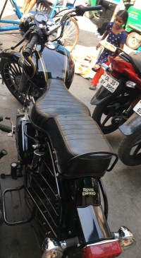 Black Royal Enfield Bullet Standard 350