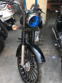 Black Royal Enfield Bullet Standard 350