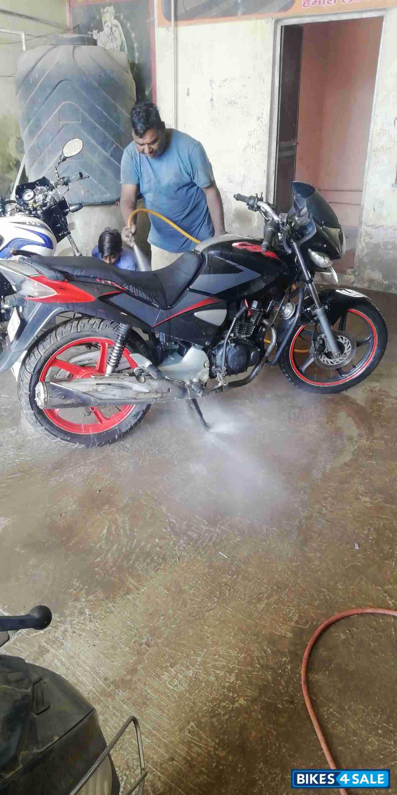 Black Red Hero CBZ Xtreme