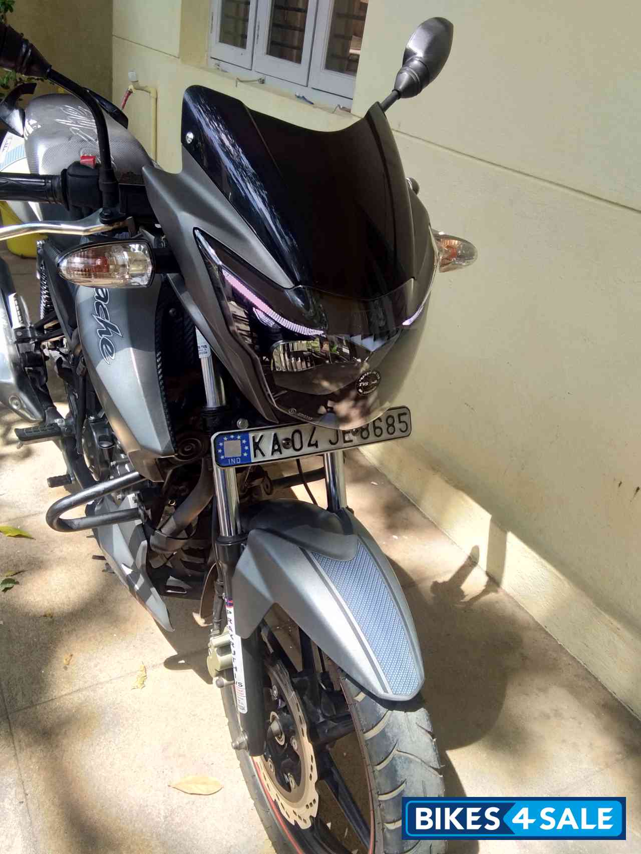 Mat Grey TVS Apache RTR 160 Mat Grey TVS Apache RTR 160