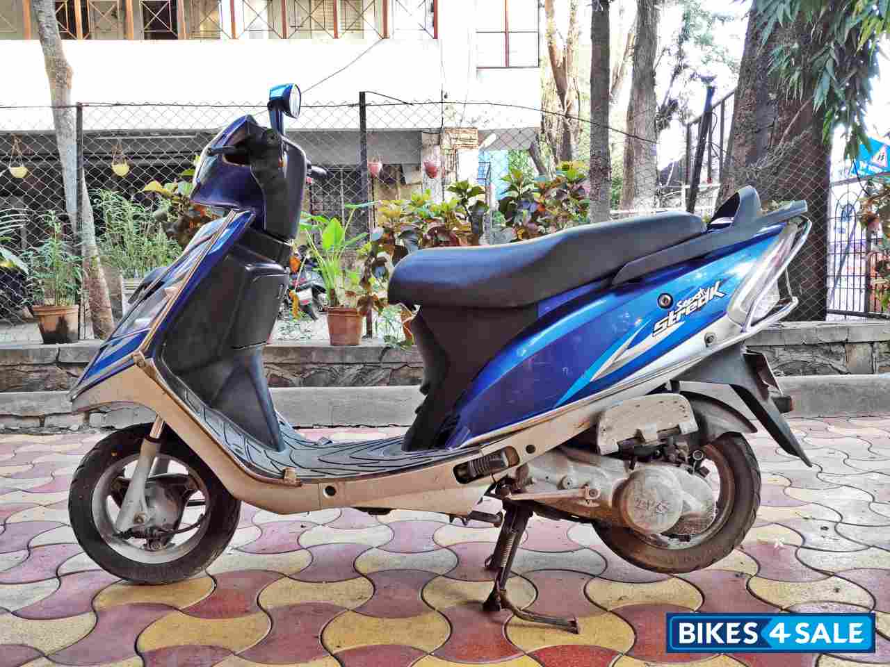 Blue TVS Scooty Streak