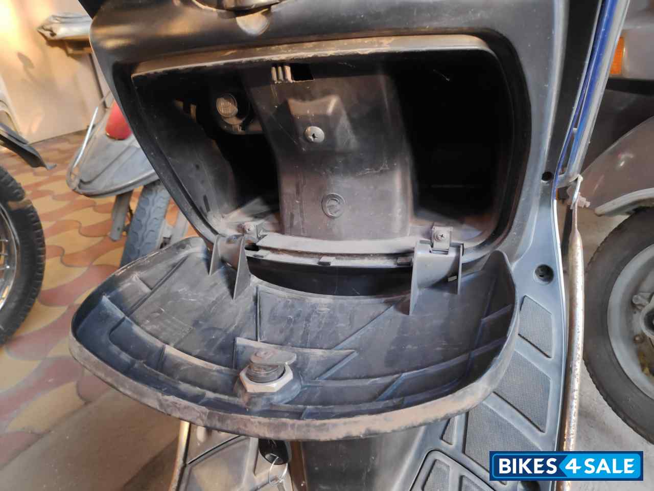 Blue TVS Scooty Streak