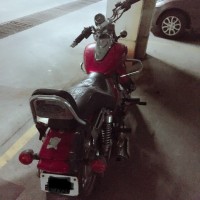 Red Bajaj Avenger 180 DTS-i