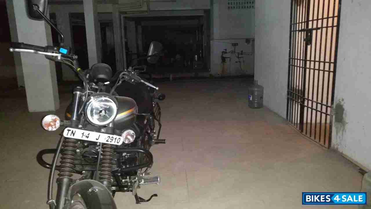 Metallic Green Bajaj Avenger Street 220