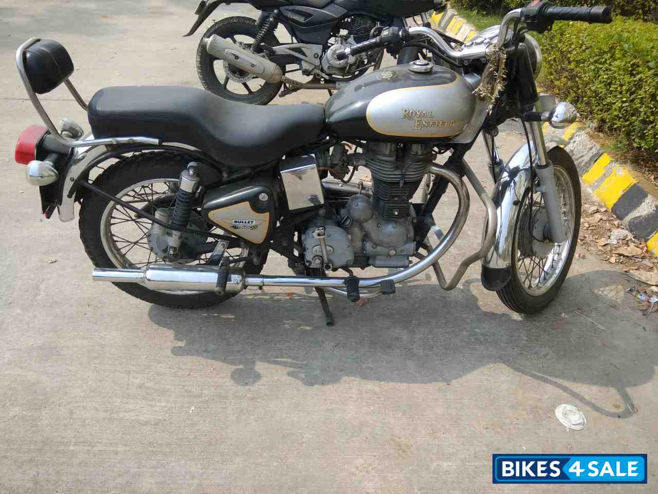 Black N Silver Royal Enfield Bullet Electra 5S