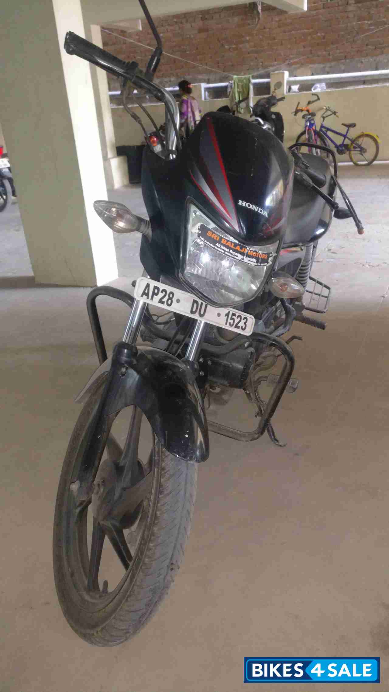 Black Honda CB Shine