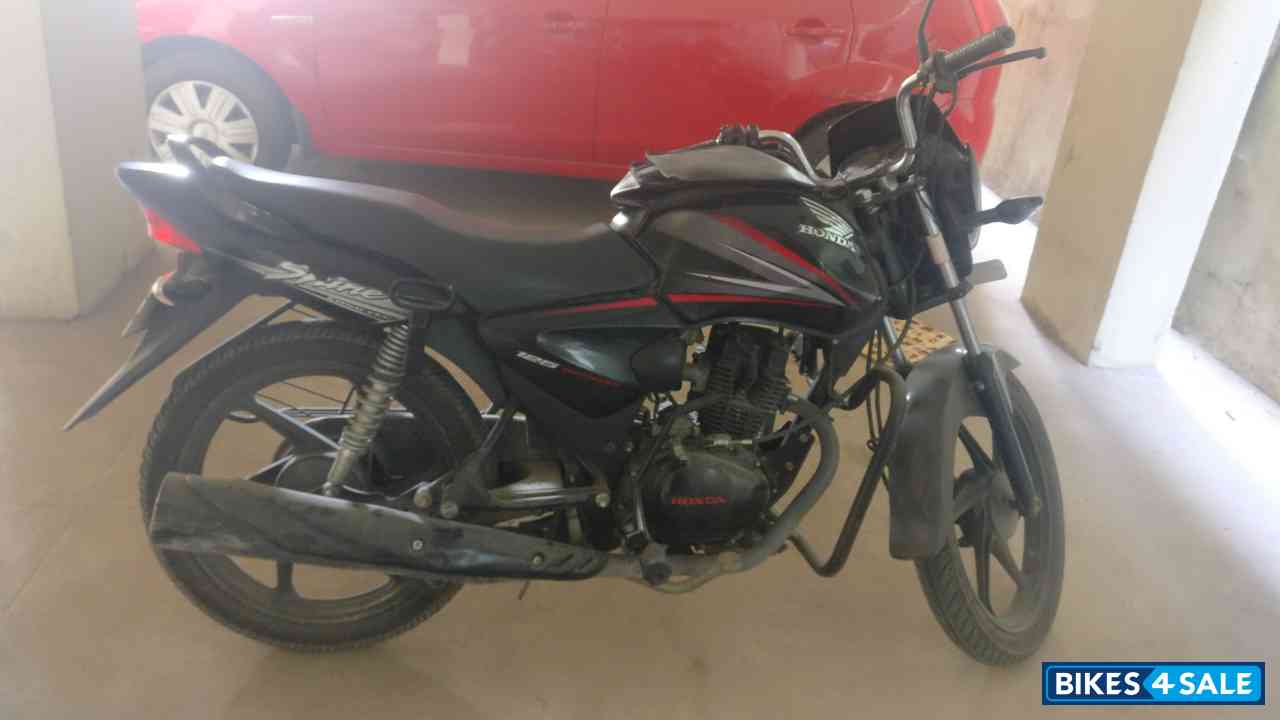 Black Honda CB Shine