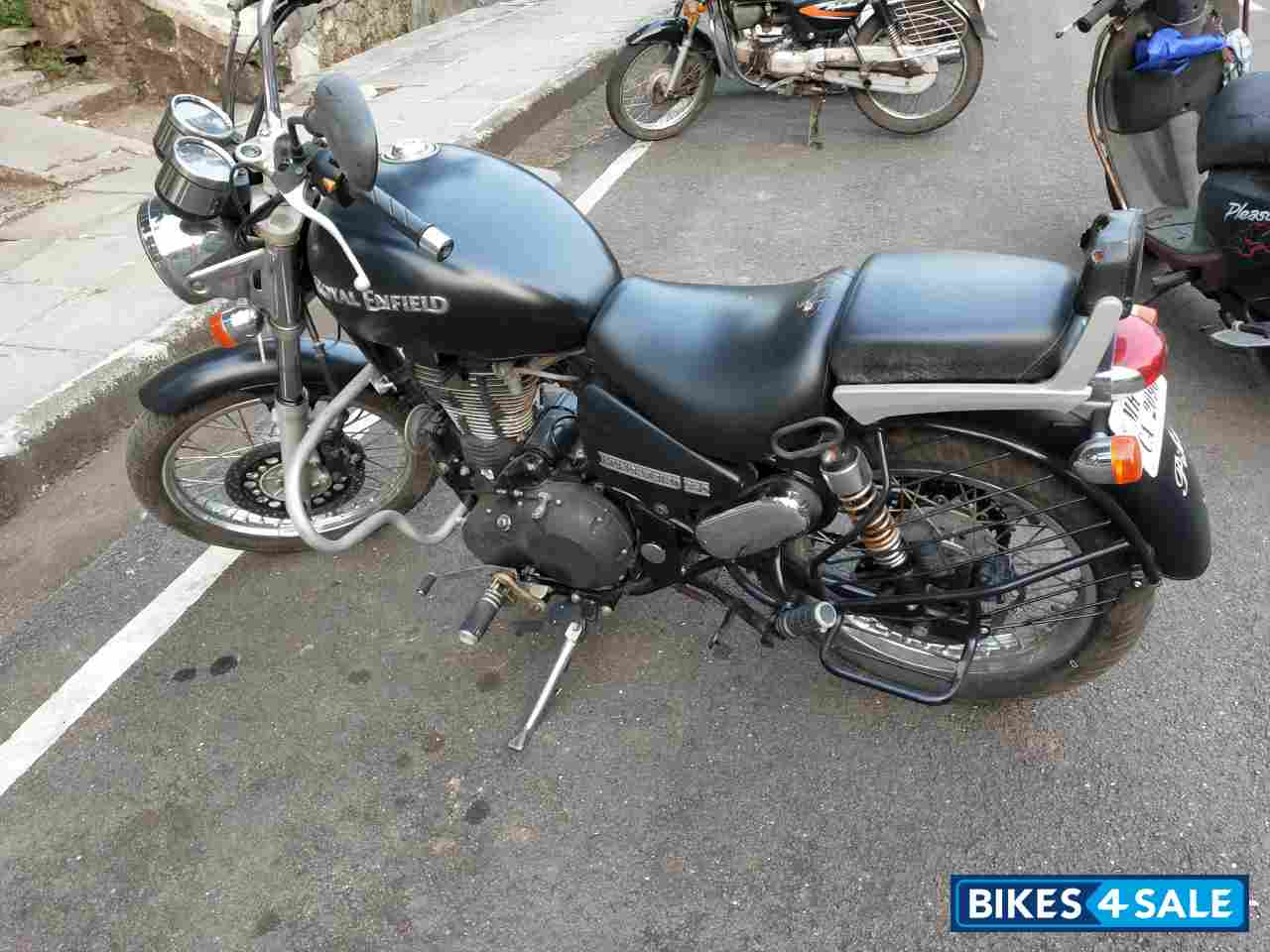 Black Royal Enfield Thunderbird TwinSpark 350