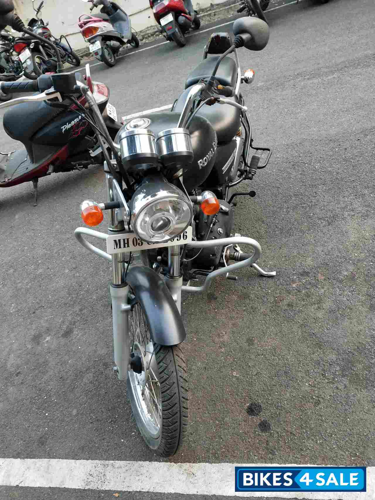 Black Royal Enfield Thunderbird TwinSpark 350