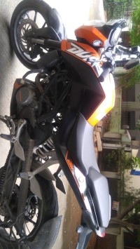 Orange KTM Duke 200