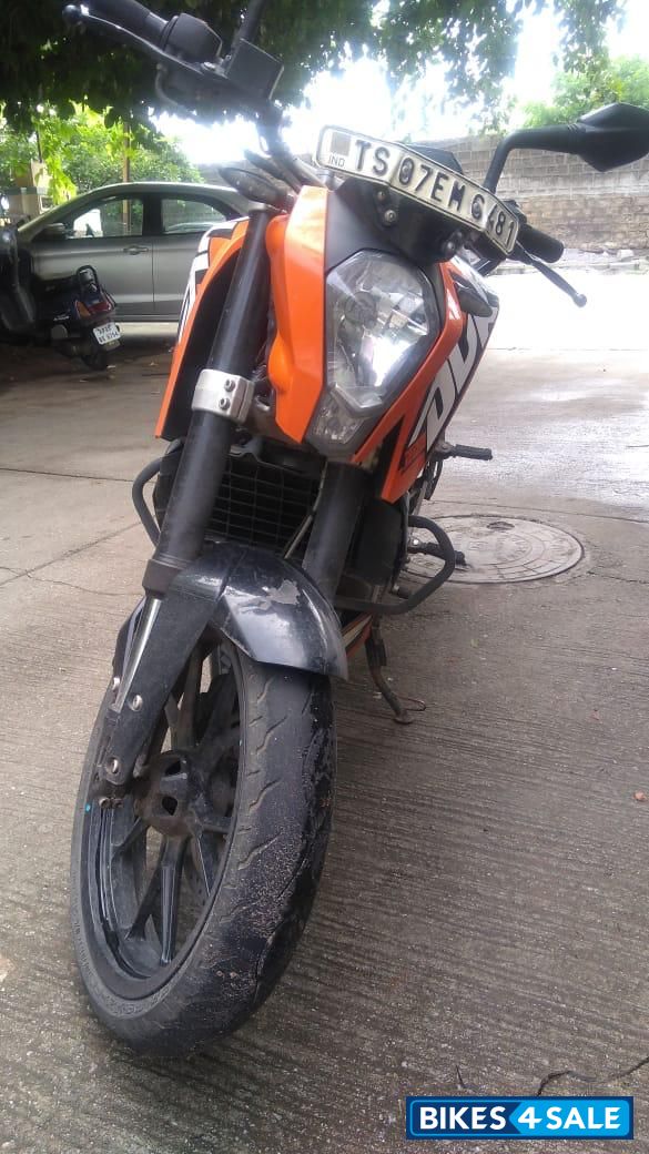 Orange KTM Duke 200