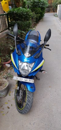 Blue Suzuki Gixxer SF