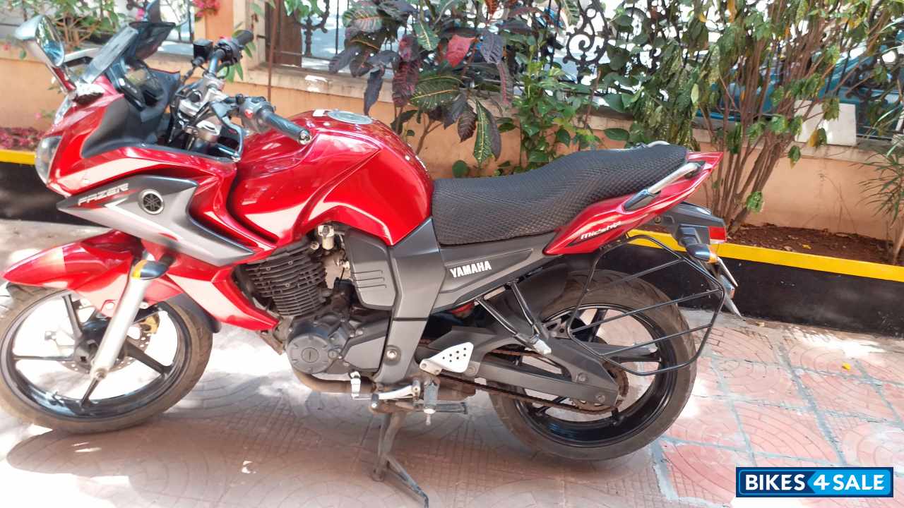 Red Yamaha Fazer