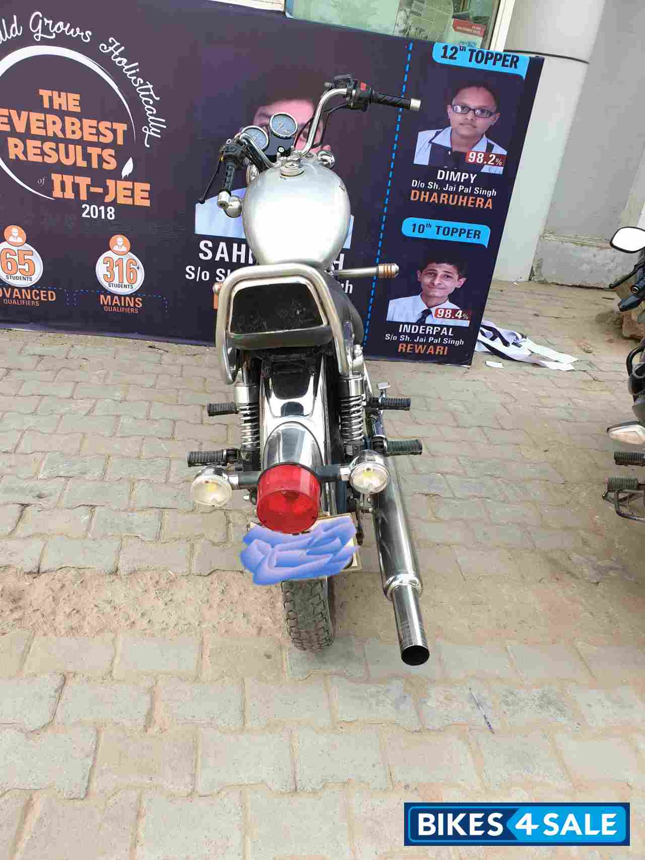 Silver Royal Enfield Thunderbird TwinSpark 350 Silver Royal Enfield Thunderbird TwinSpark 350