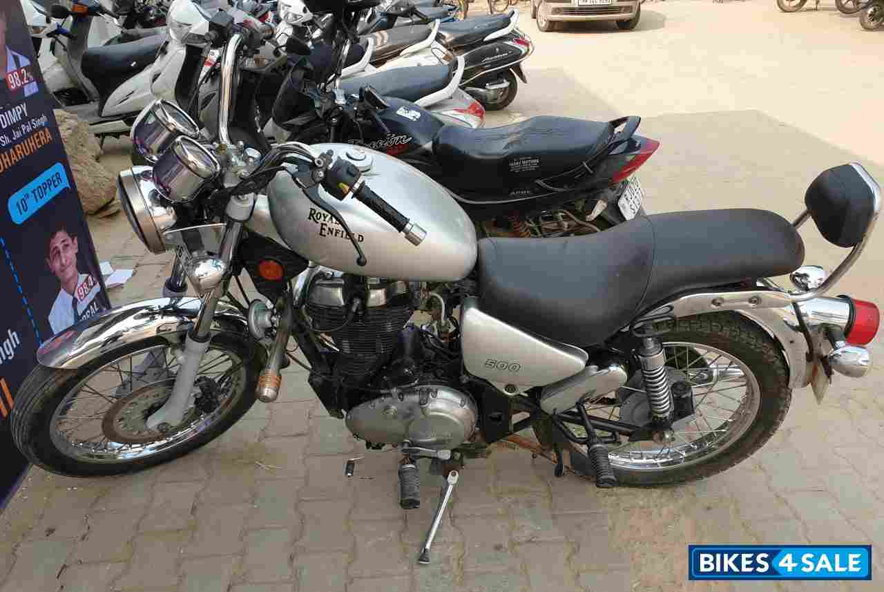 Silver Royal Enfield Thunderbird TwinSpark 350 Silver Royal Enfield Thunderbird TwinSpark 350