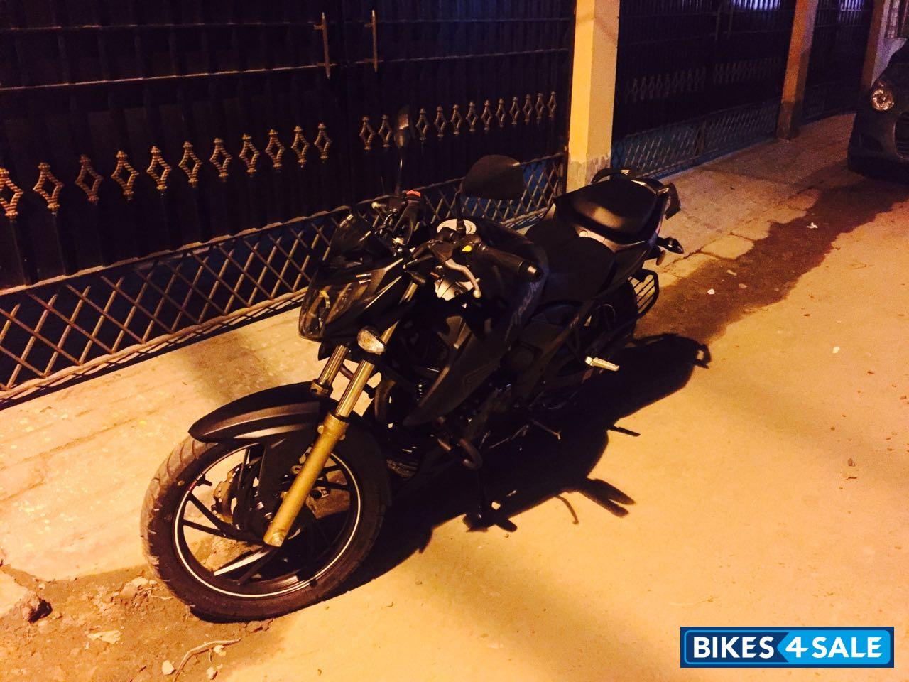 Mate Black TVS Apache RTR 200 4V
