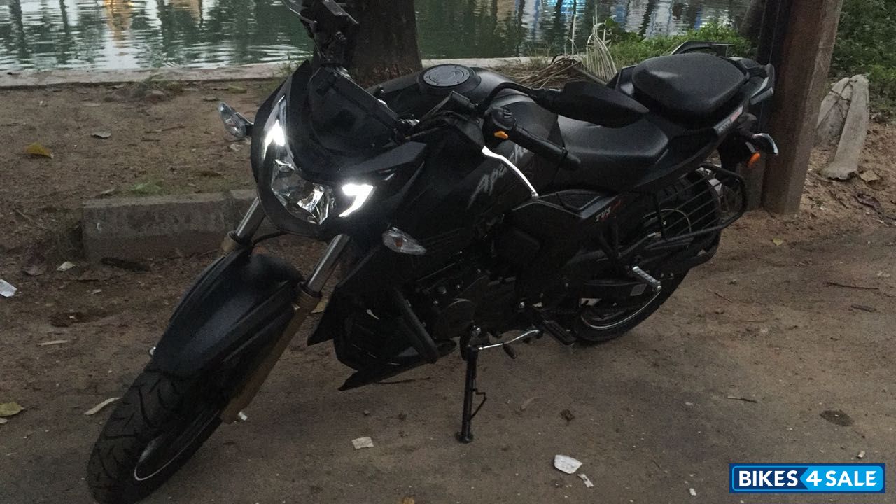Mate Black TVS Apache RTR 200 4V