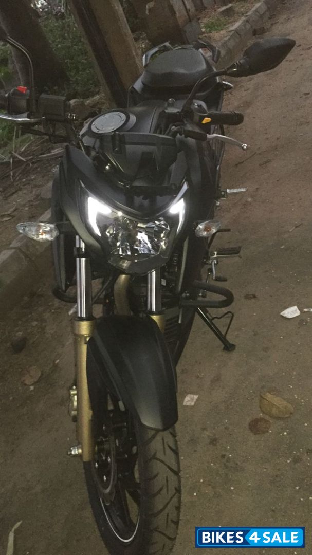Mate Black TVS Apache RTR 200 4V