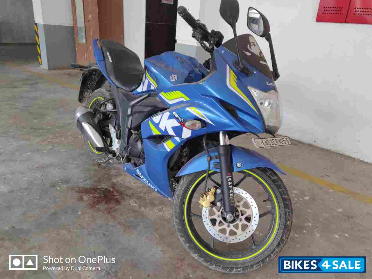 Blue Suzuki Gixxer SF SP