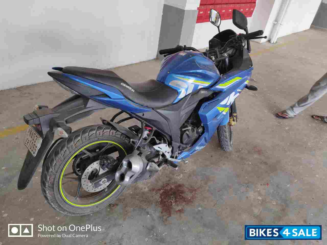 Blue Suzuki Gixxer SF SP