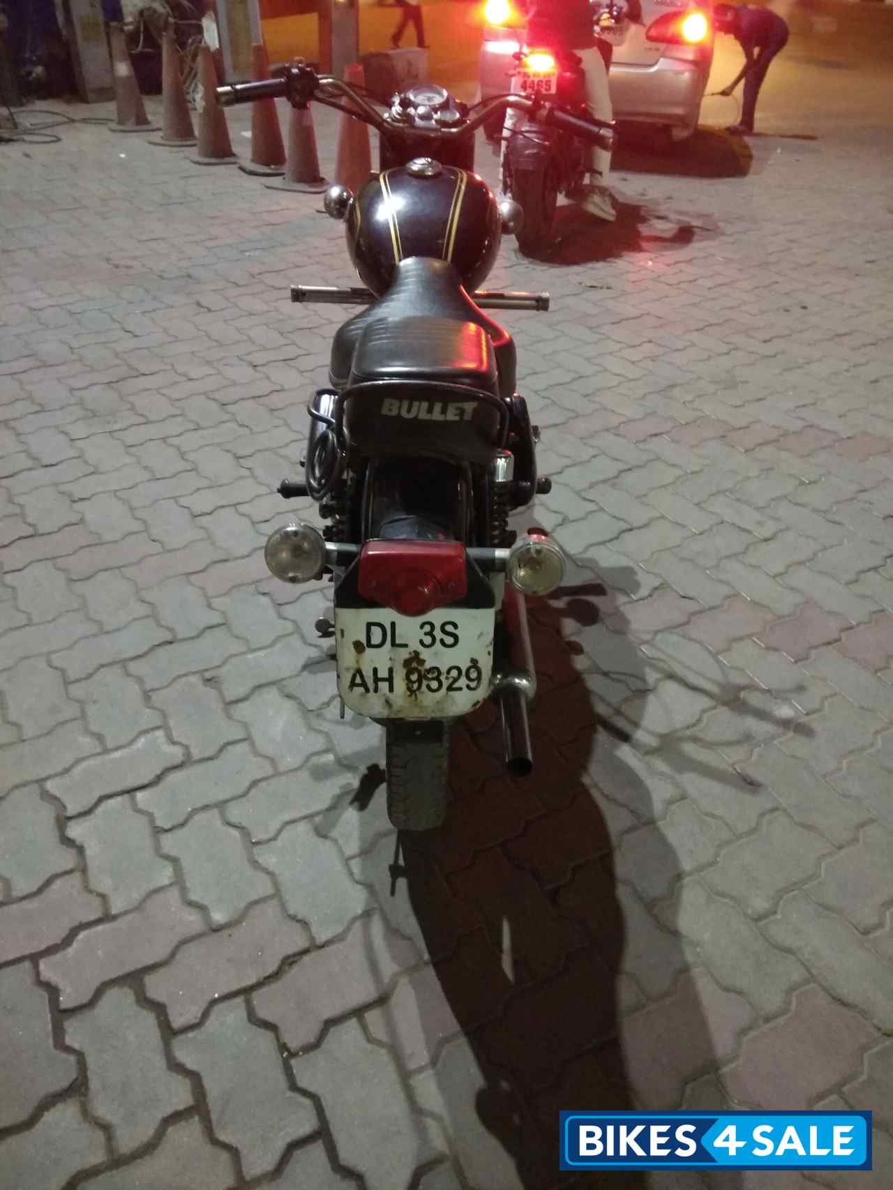 Black Royal Enfield Bullet Standard 350