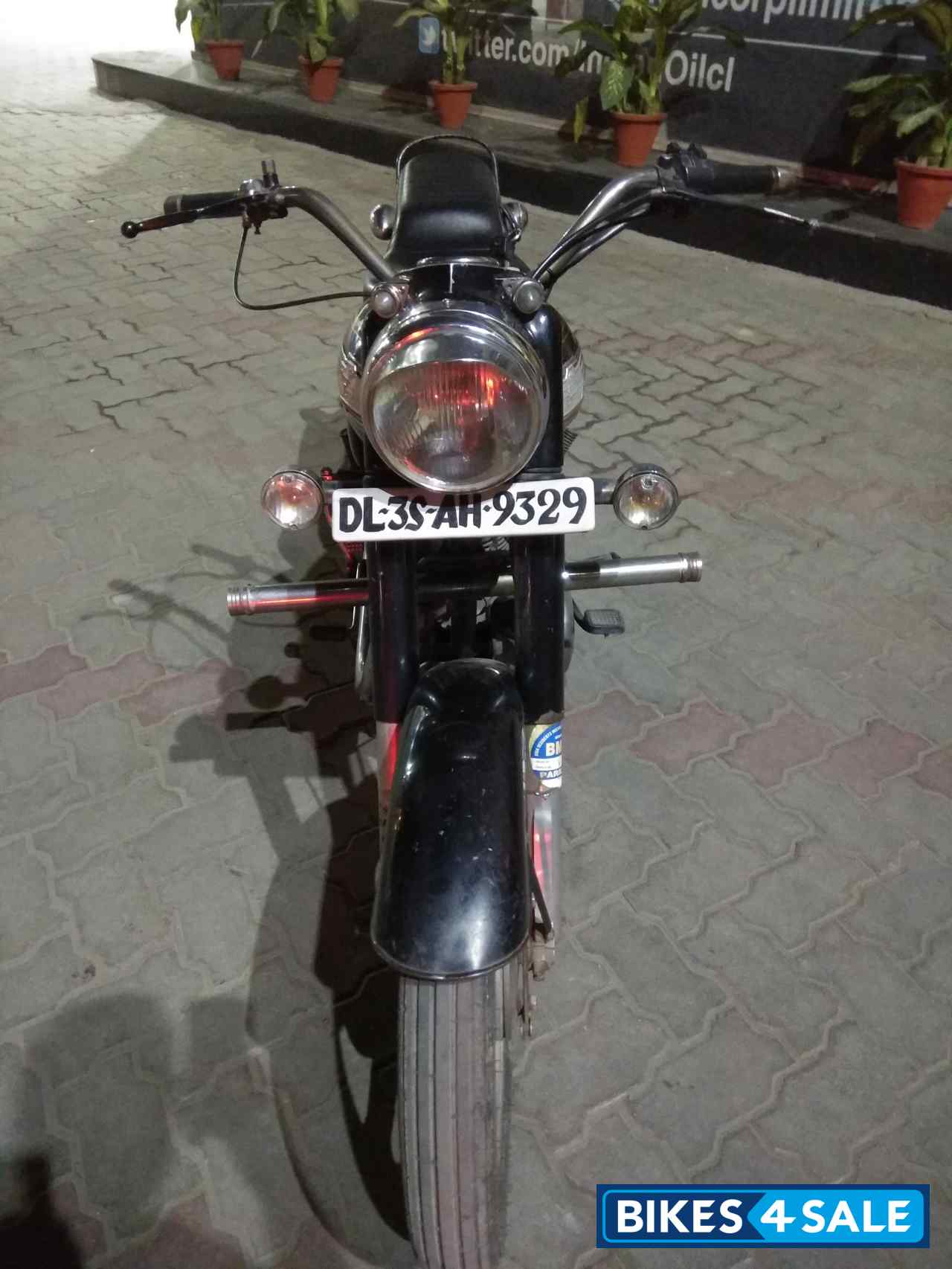 Black Royal Enfield Bullet Standard 350