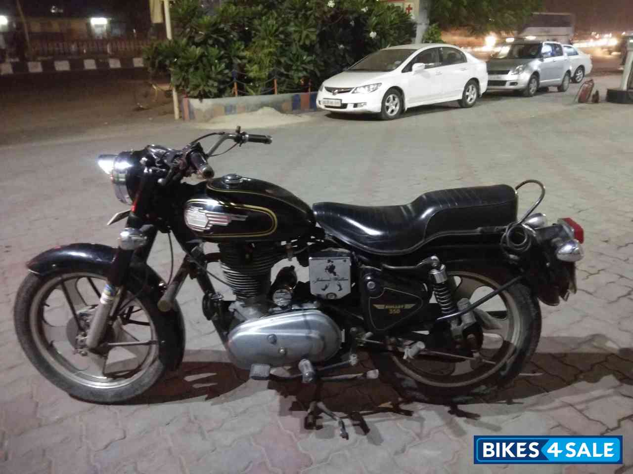 Black Royal Enfield Bullet Standard 350