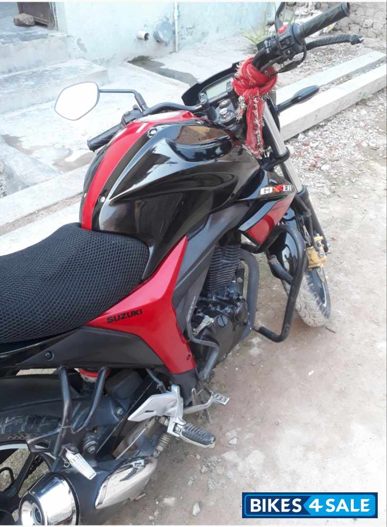 Red & Black Suzuki Gixxer 150