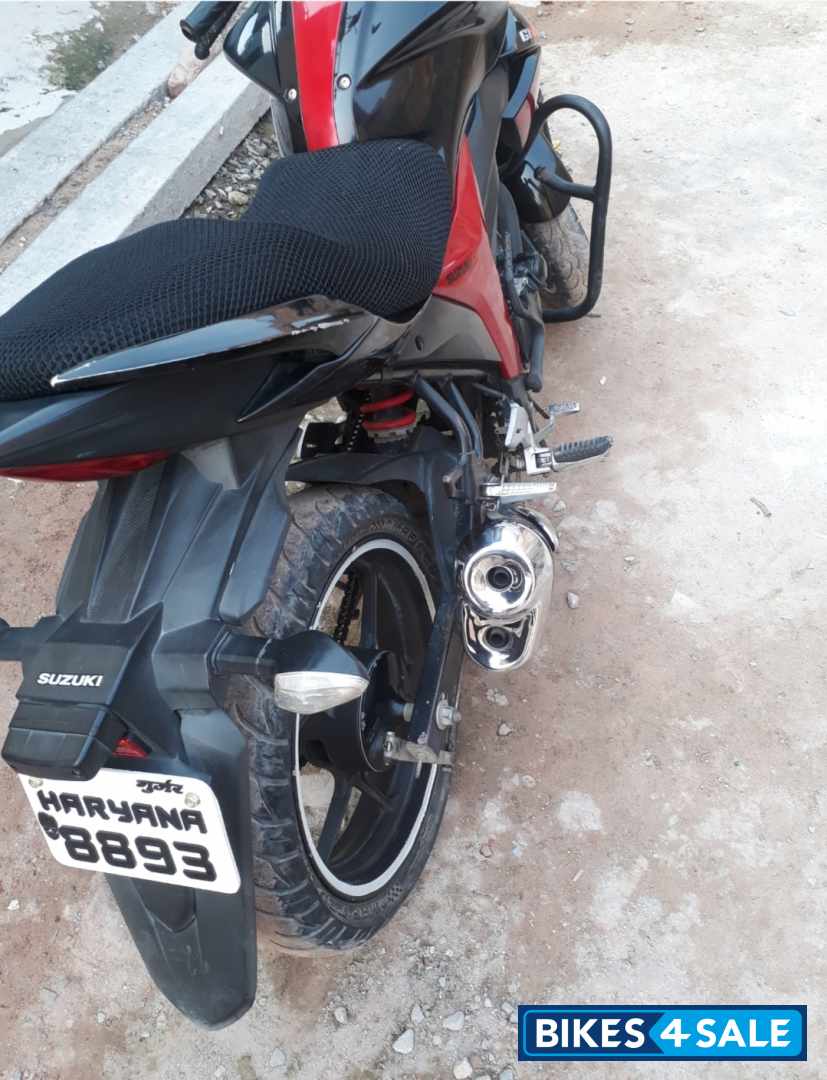 Red & Black Suzuki Gixxer 150