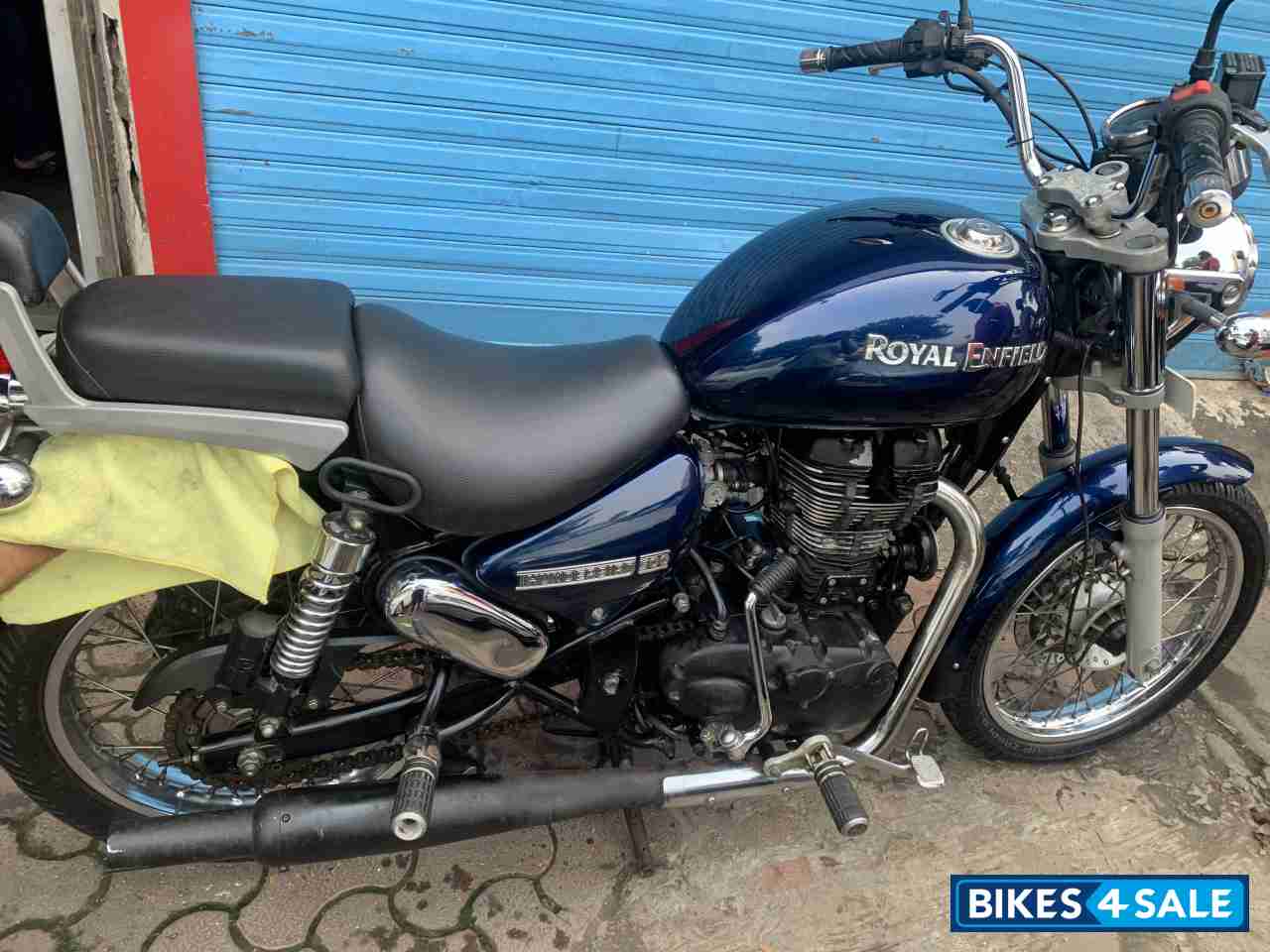 Blue Royal Enfield Thunderbird 500