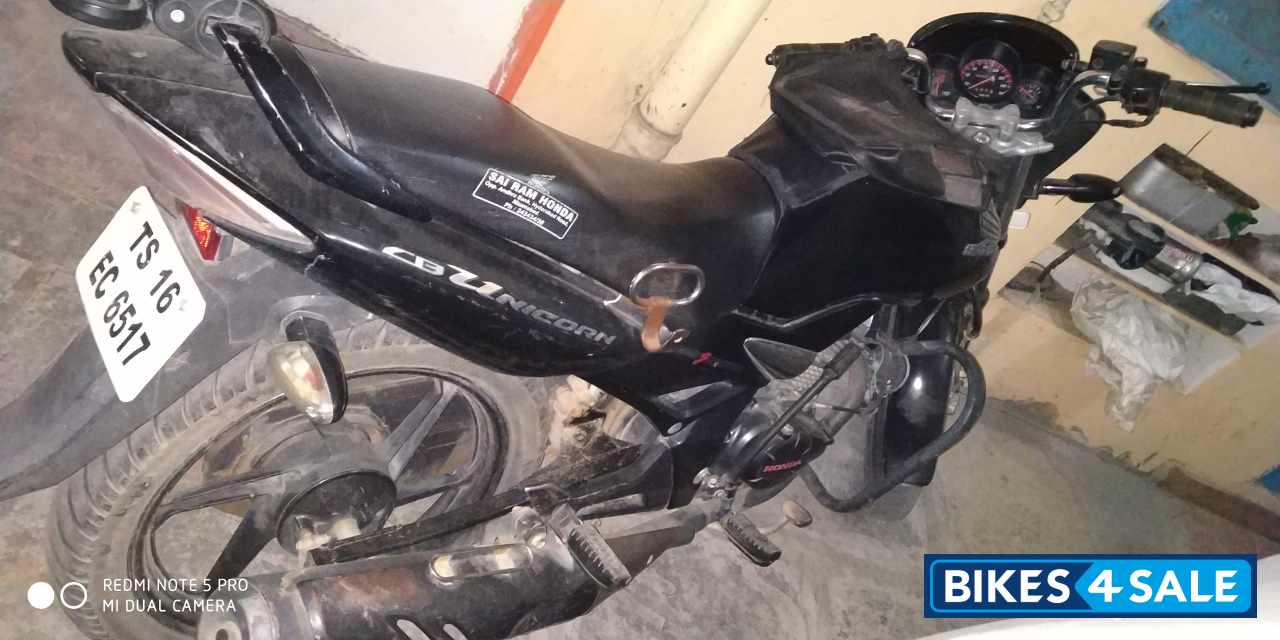 Black Honda CB Unicorn