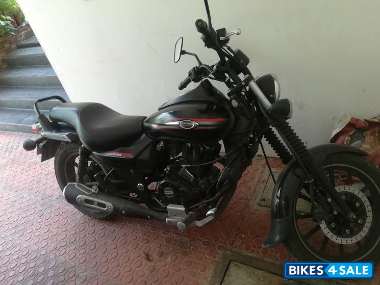 Bajaj Avenger Street 220