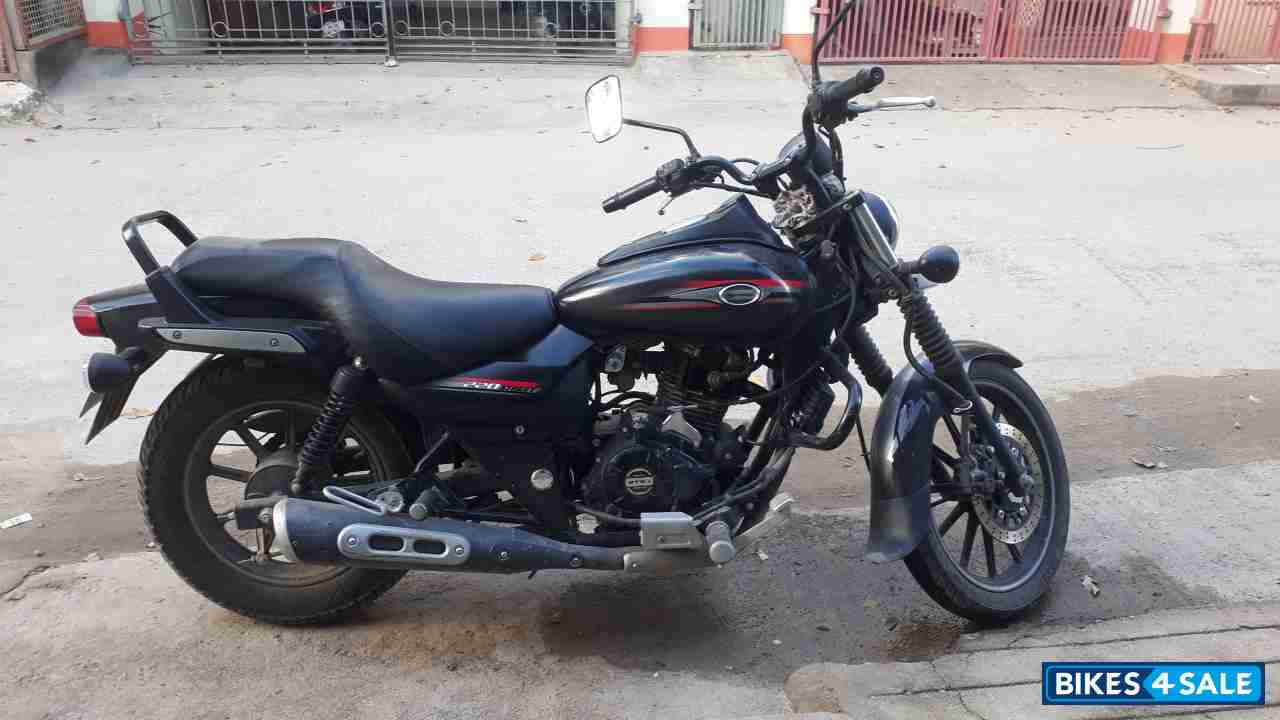 Bajaj Avenger Street 220